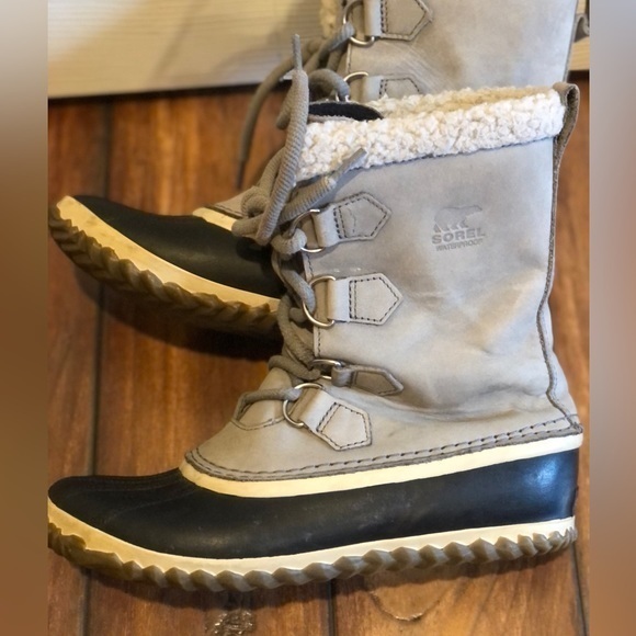 Sorel Shoes - Sorel Caribou Slim Winter Boots Size 8.5